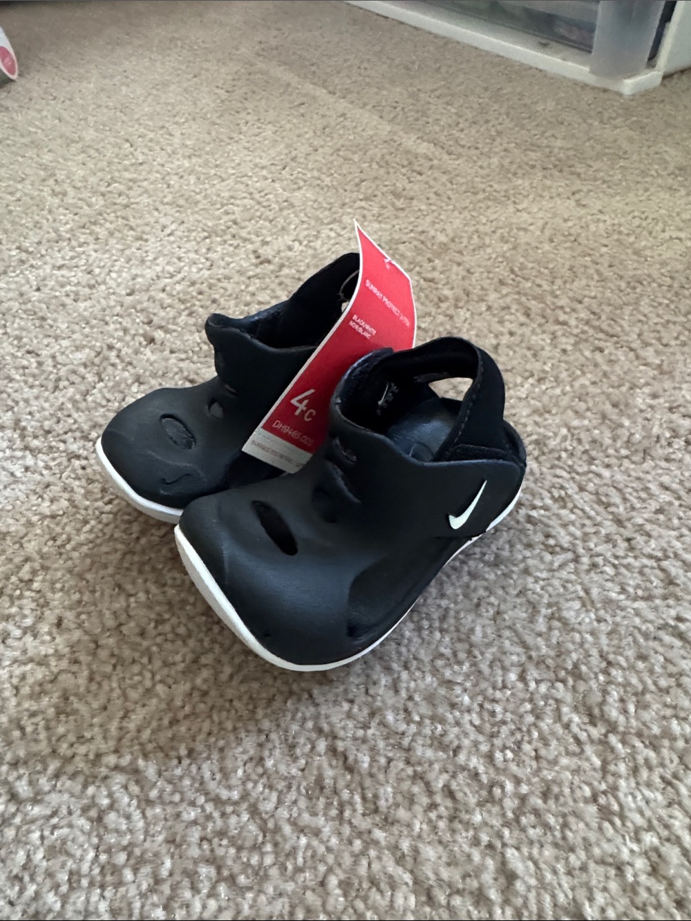 Nike Black and White Kids' Slip-On Sandals size 4c
